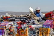 PerBol2014 093  Stragan z lokalnymi wyrobami na przełeczy pod Warank'anthi. Peru. : 2014, Arequipa, Peru