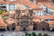 PerBol2014 385  Zbiżenie (widok z Saqsaywaman) na kościół Iglesia La Compañia de Jesús na placu Plaza de Armas. Cuzco. Peru. : 2014, Cusco, Peru, Saqsaywaman